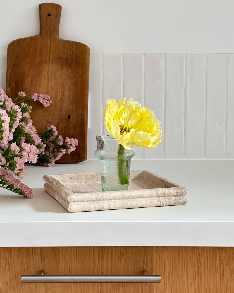 Byblos - Plateau carré en travertin Beige