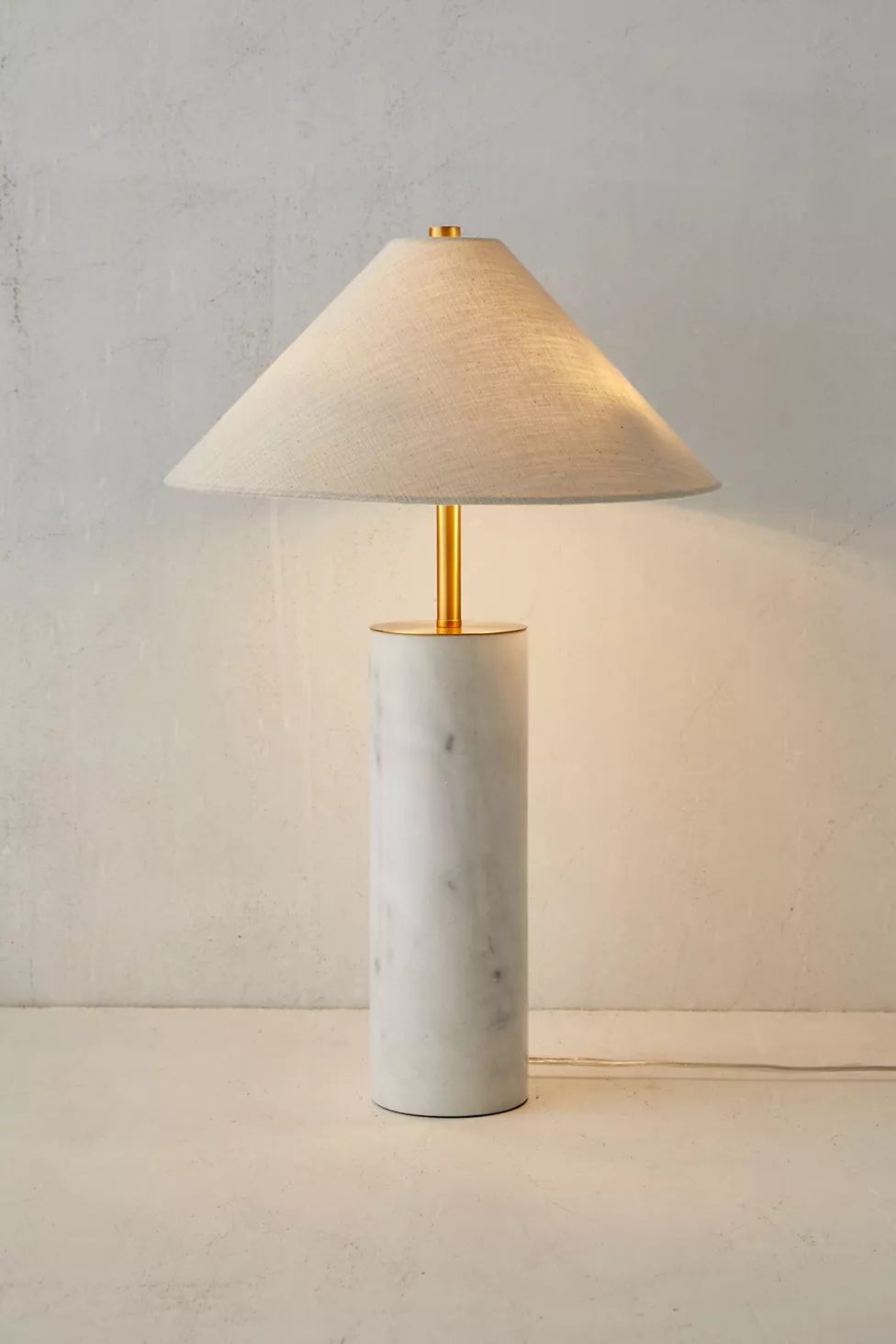 Nouria - lampe de table en marbre blanc